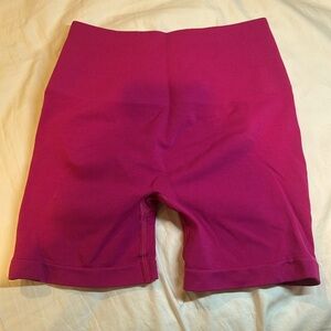 Alphalete Amplify Shorts 
Length 4.5’’, Color Magenta, Size XS